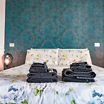 Couette-café Riva 4*