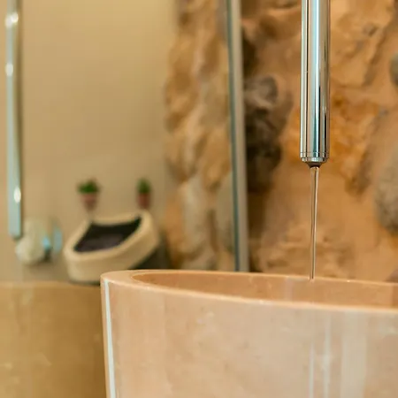 Riva לינה וארוחת בוקר 4*